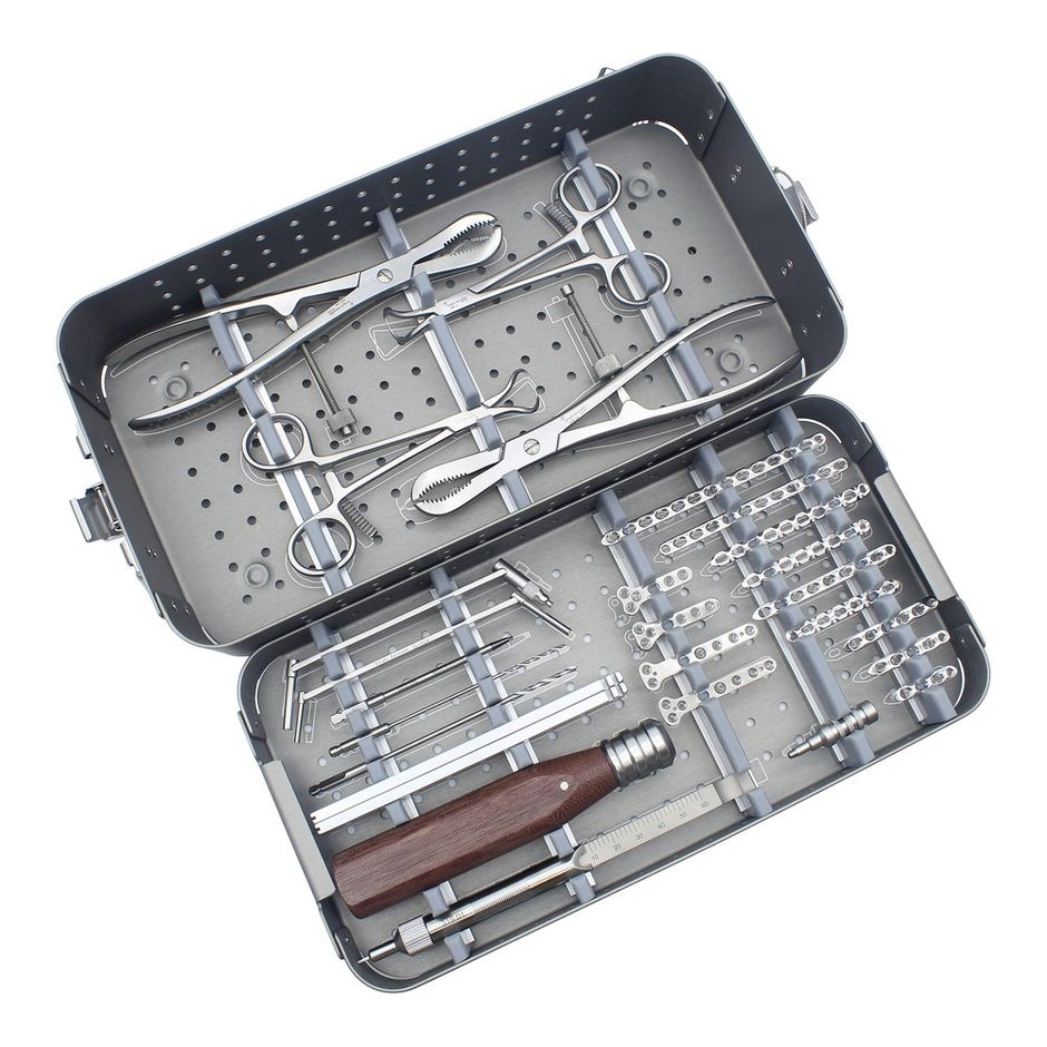 Knight Benedikt 2.4mm Locking Compression Plating System